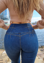 Load image into Gallery viewer, Karol Push Up Jeans - High Waisted - Dark Blue